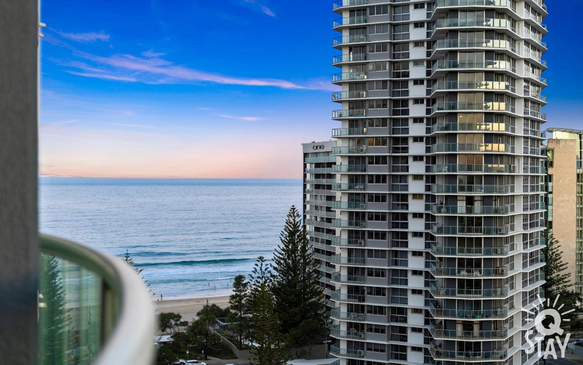 Legends Surfers Paradise Mid Week Madness Deal - Q Stay Gold Coast Esterno foto